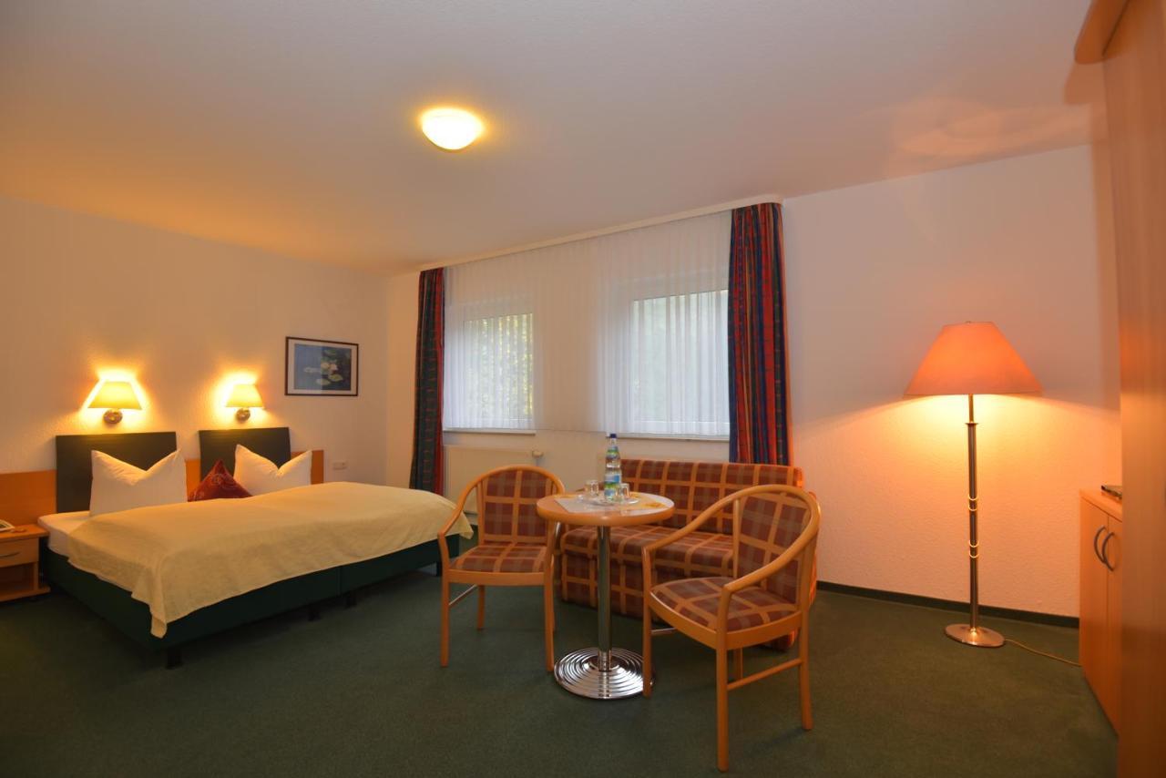 Hotel Am Wald - garni - Elgersburg Exteriör bild