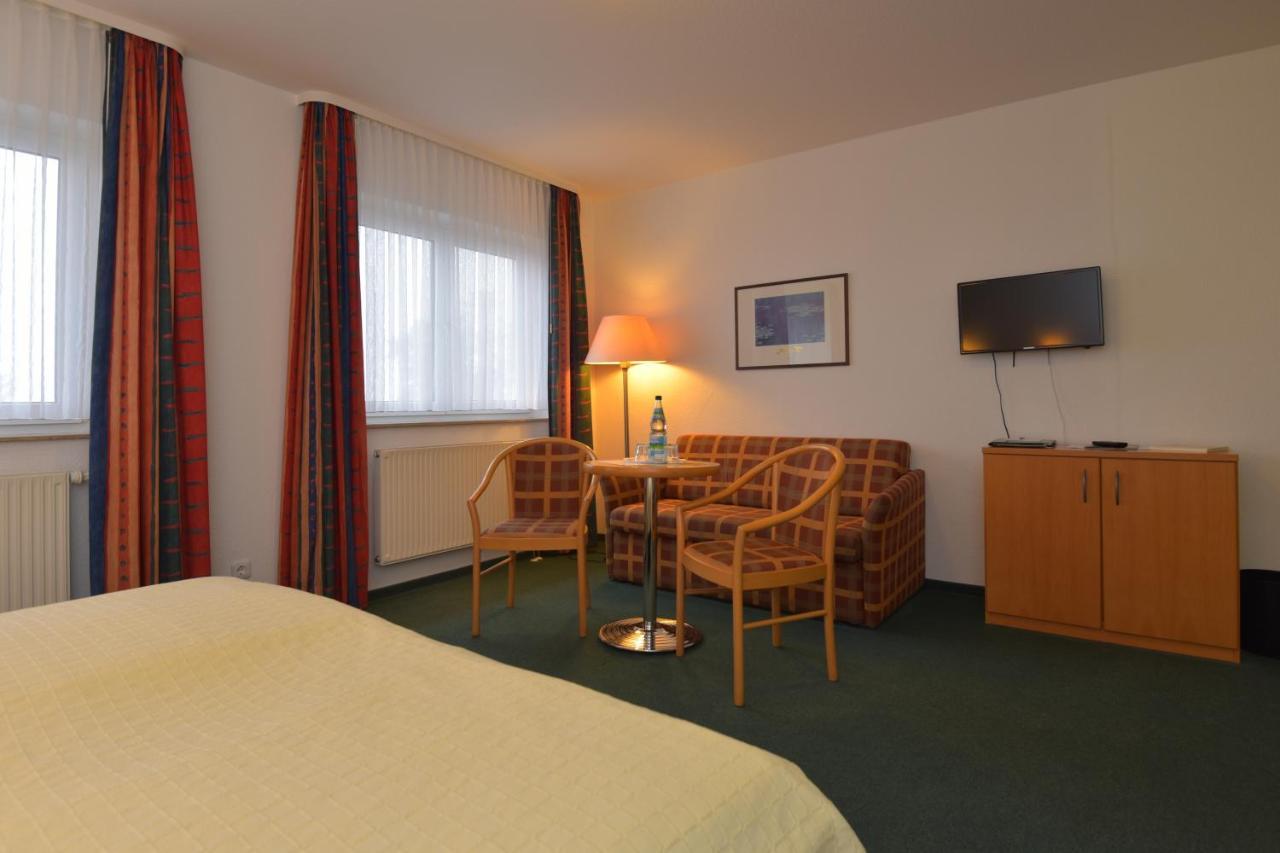 Hotel Am Wald - garni - Elgersburg Exteriör bild
